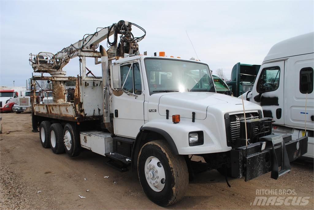 Freightliner FL80 Araç üzeri vinçler