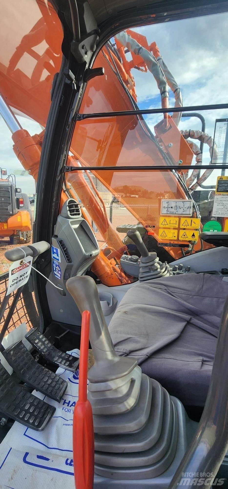 Hitachi ZX135US-6 Paletli ekskavatörler