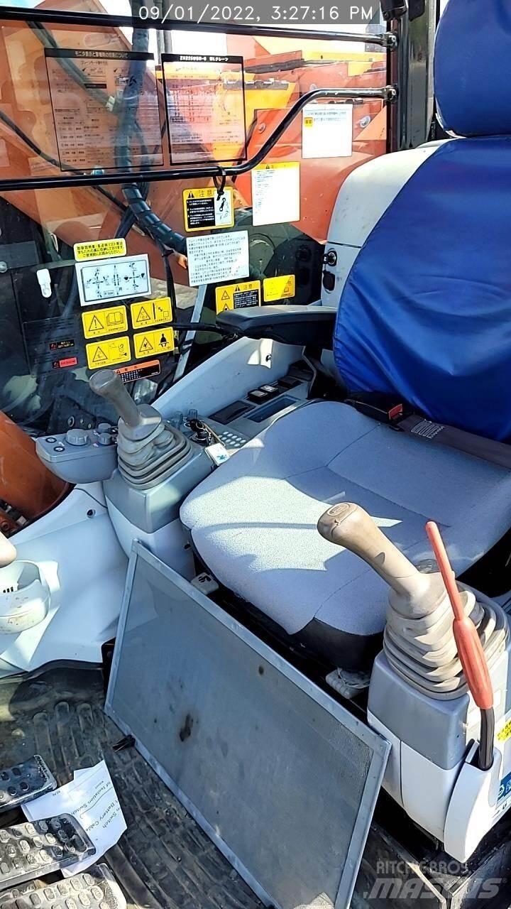 Hitachi ZX225US-6 Paletli ekskavatörler