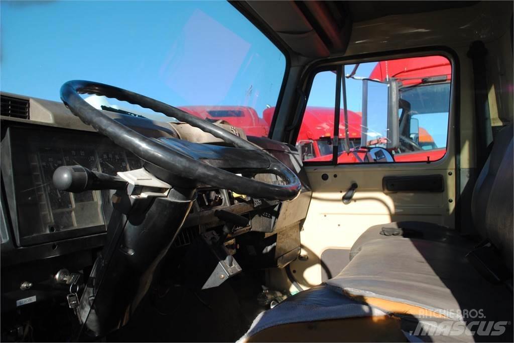 International 4700 Araç üzeri vinçler
