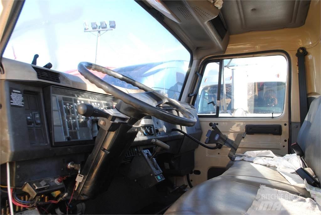 International 4700 Araç üzeri vinçler