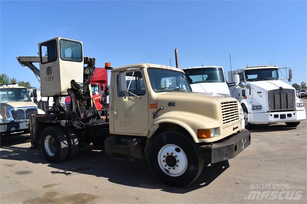 International 4700 Araç üzeri vinçler