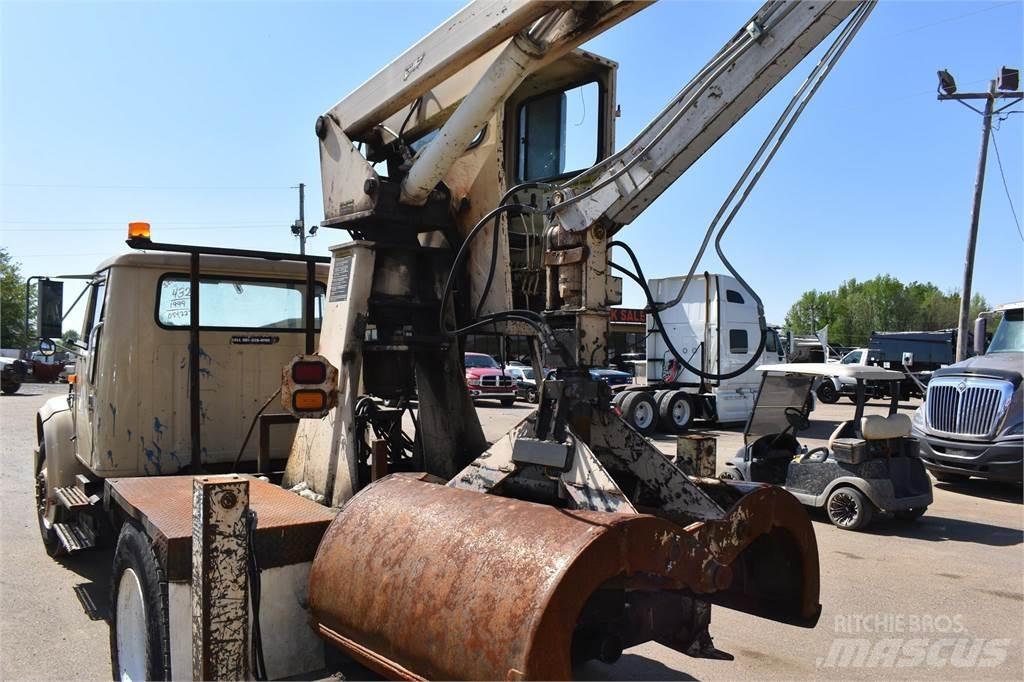 International 4700 Araç üzeri vinçler