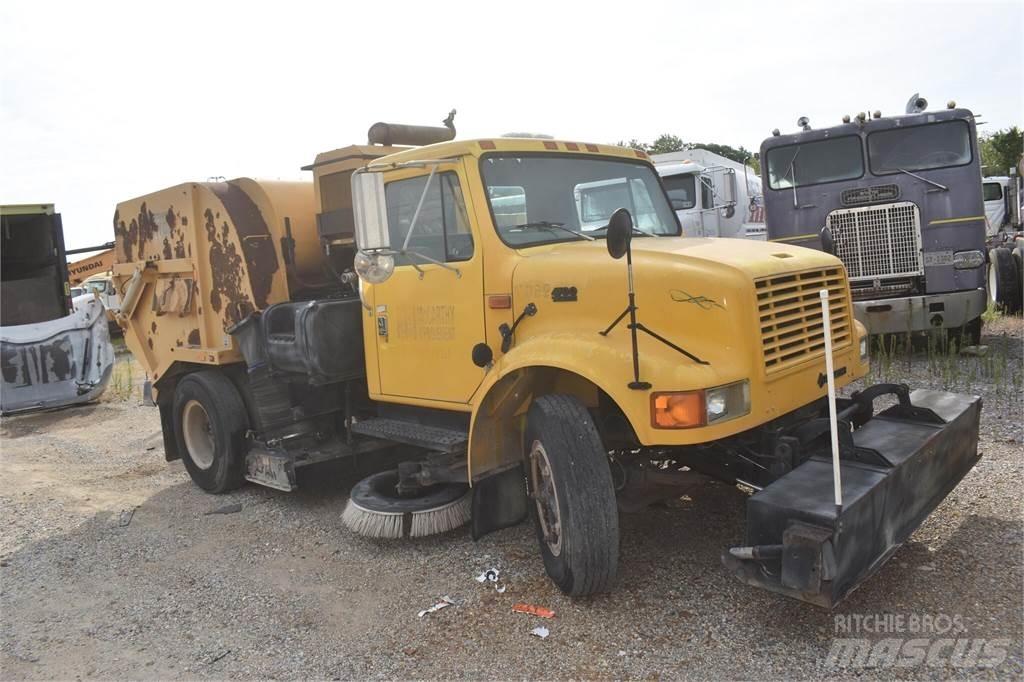 International 4700 Süpürme kamyonları