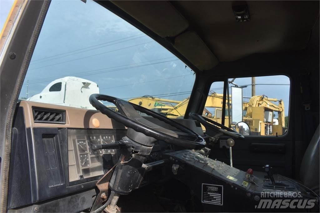 International 4700 Süpürme kamyonları