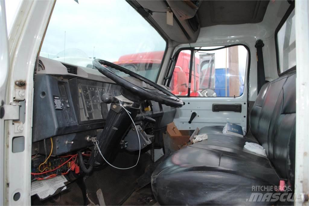International 4700 Araç üzeri vinçler