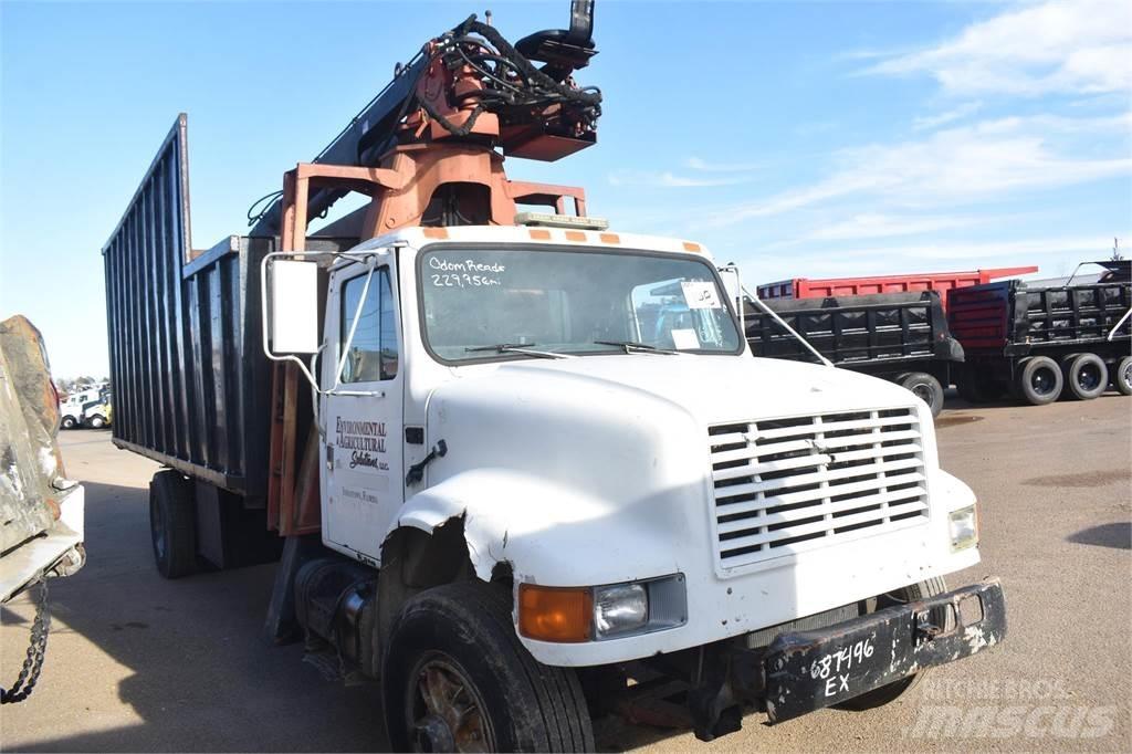 International 4900 Araç üzeri vinçler
