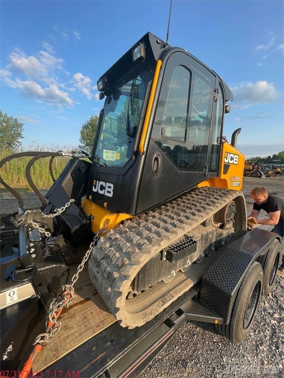 JCB 300T Skid steer loderler