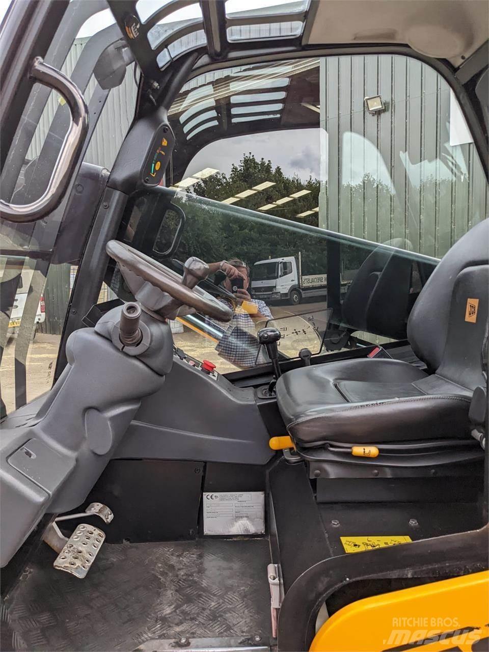 JCB 30D Teleskopik yükleyiciler