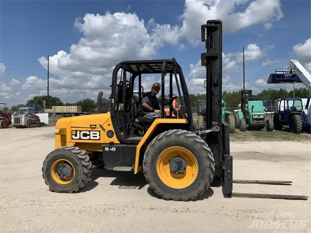JCB 930 Arazi tipi forklift