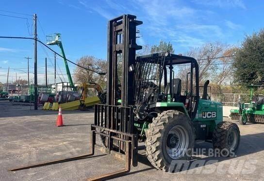 JCB 930 Arazi tipi forklift