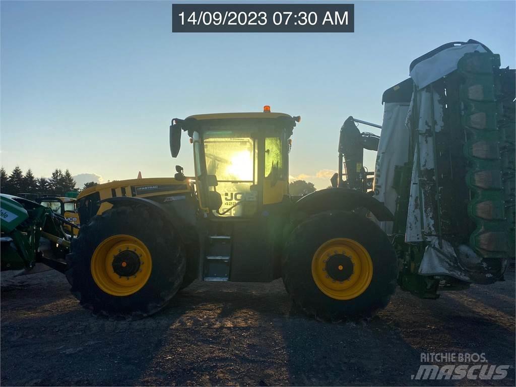 JCB FASTRAC 4220 Traktörler
