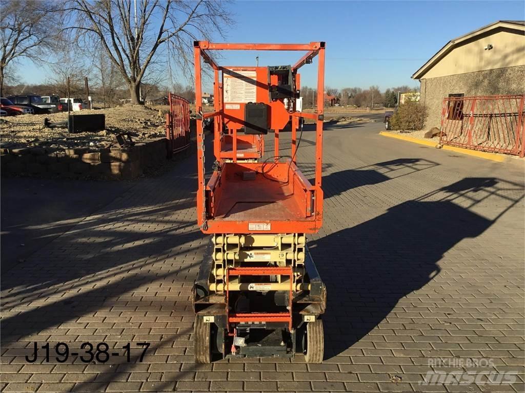 JLG 1932R Makasli platformlar