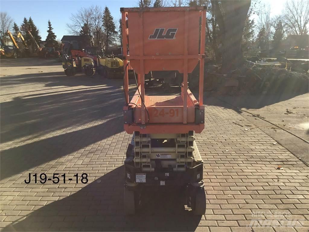 JLG 1932R Makasli platformlar