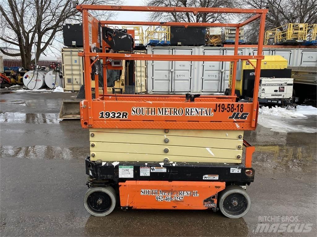 JLG 1932R Makasli platformlar