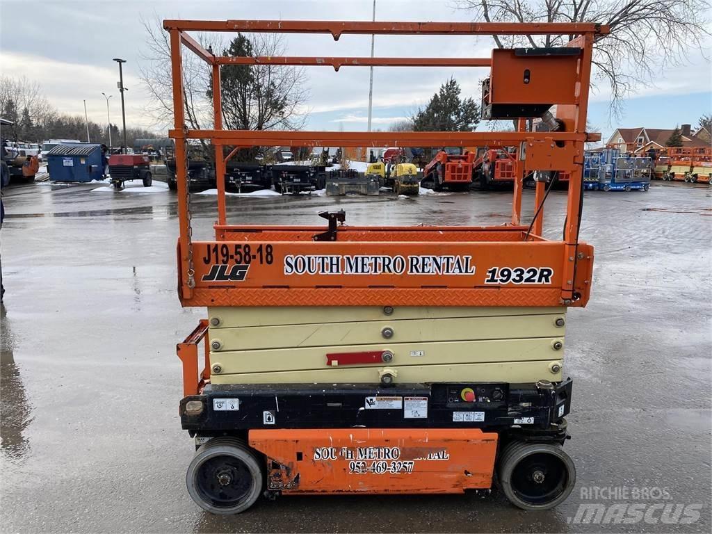 JLG 1932R Makasli platformlar