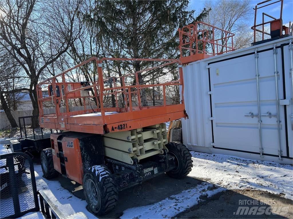 JLG 330LRT Makasli platformlar