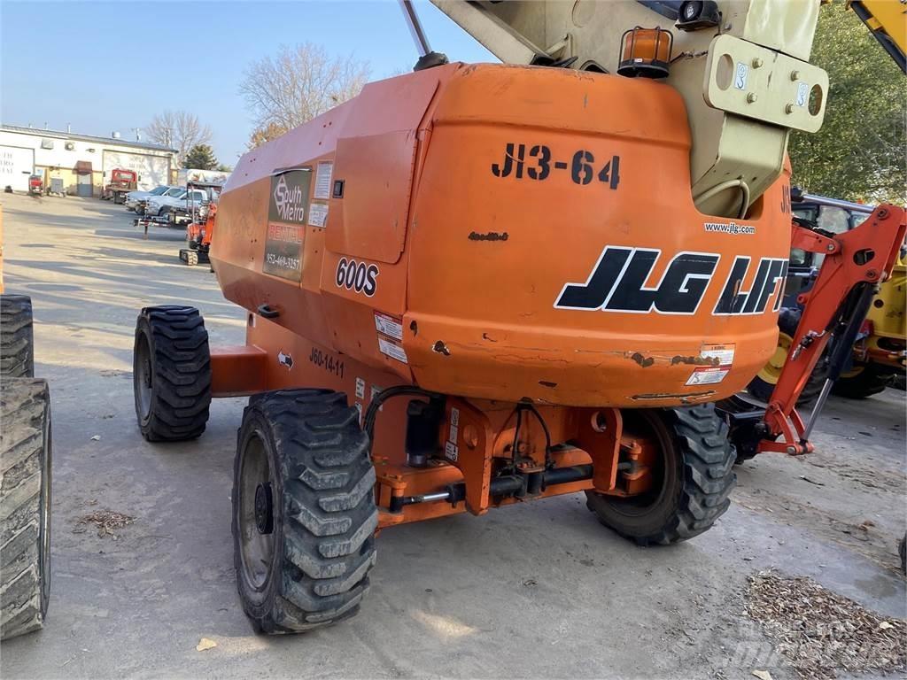 JLG 600S Teleskopik personel platformları