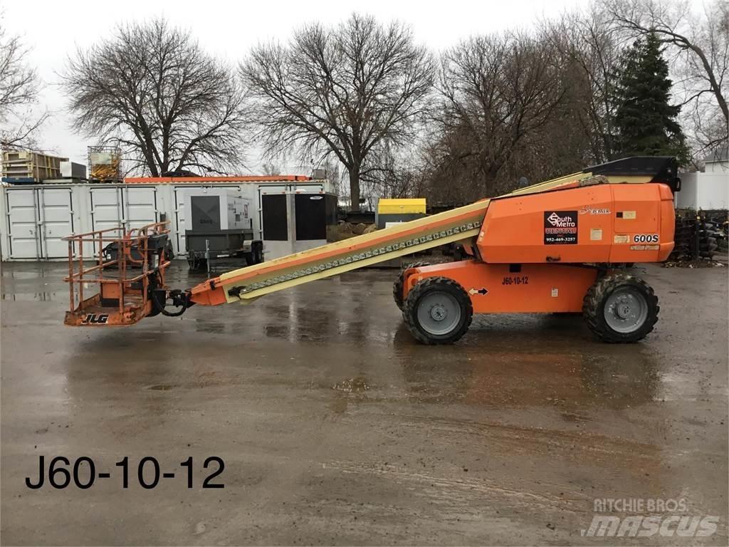 JLG 600S Teleskopik personel platformları