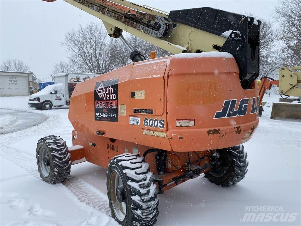 JLG 600S Teleskopik personel platformları