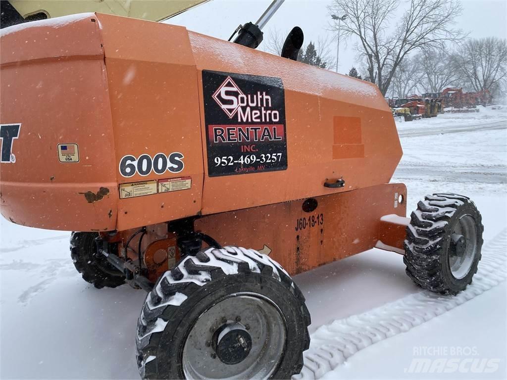 JLG 600S Teleskopik personel platformları