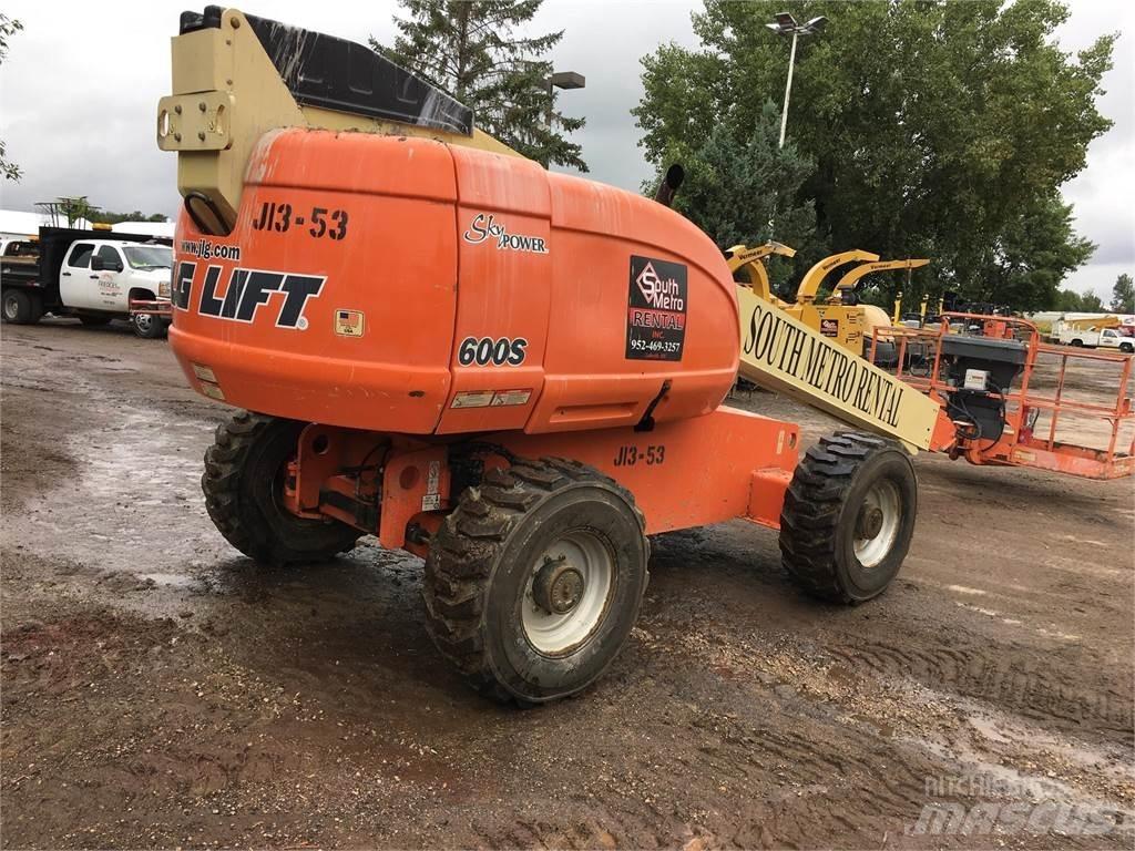 JLG 600S Teleskopik personel platformları