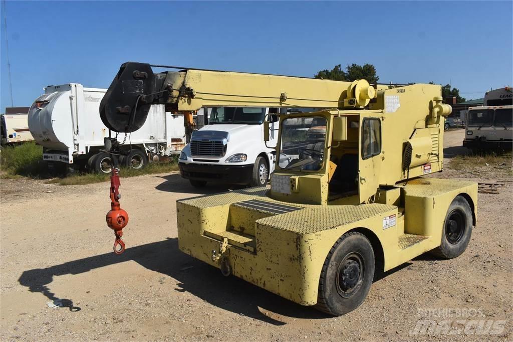 JLG 886D Arazi Tipi Vinçler (RT)
