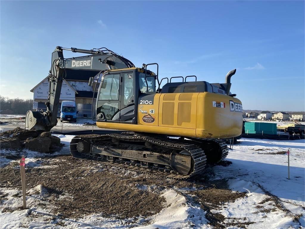 John Deere 210G LC Paletli ekskavatörler