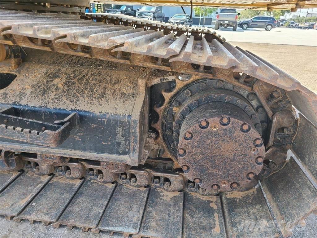 John Deere 210G LC Paletli ekskavatörler