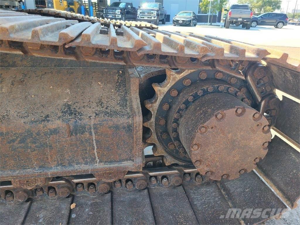 John Deere 210G LC Paletli ekskavatörler