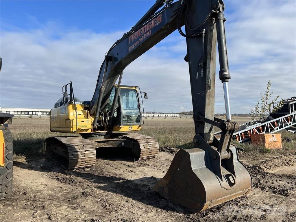 John Deere 210G LC Paletli ekskavatörler