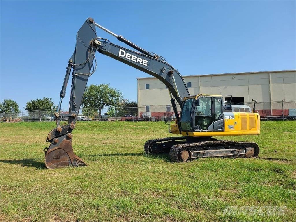 John Deere 250G LC Paletli ekskavatörler