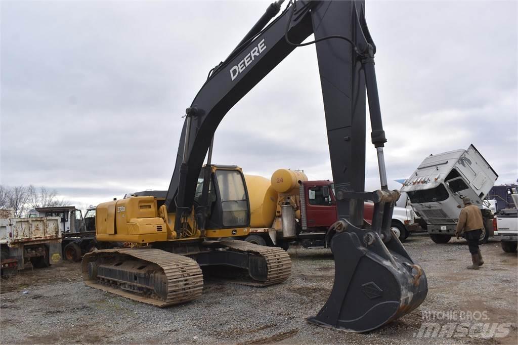 John Deere 270D LC Paletli ekskavatörler