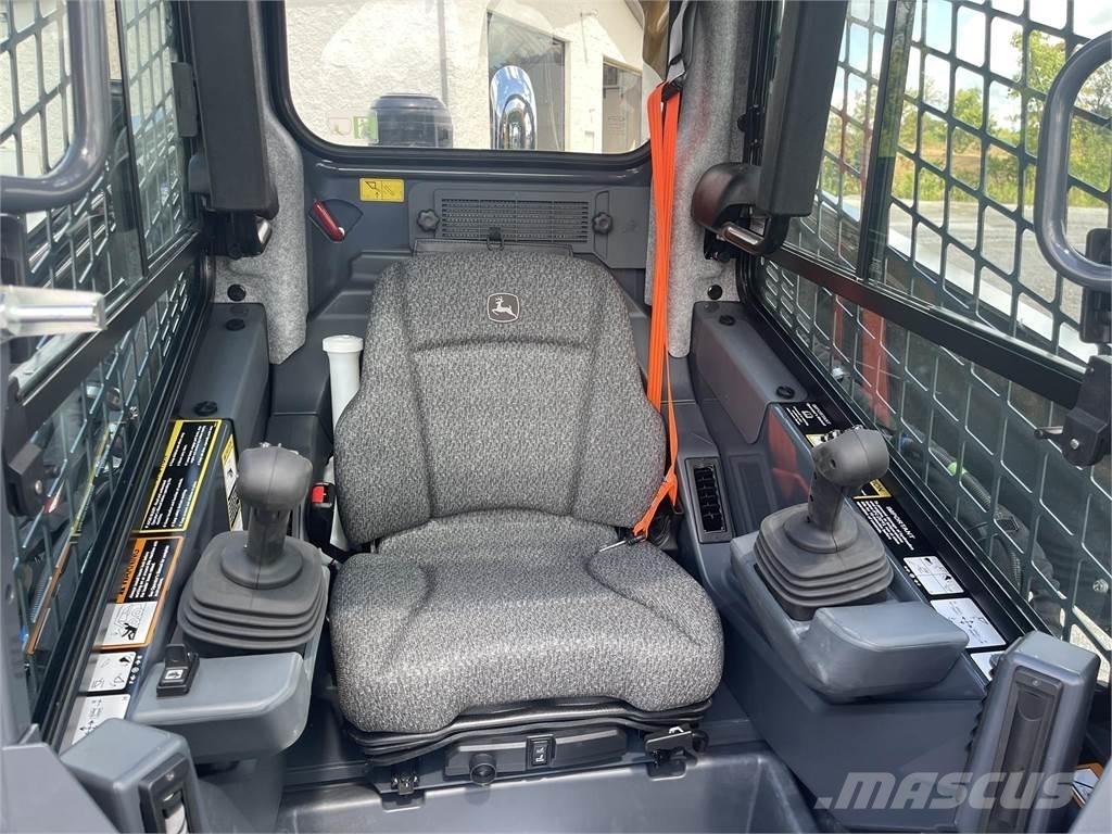 John Deere 333G Skid steer loderler
