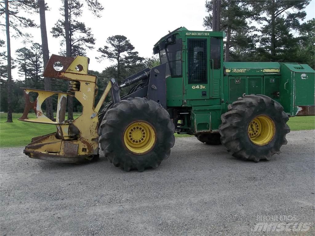 John Deere 643K Ağaç kesici istifleyiciler