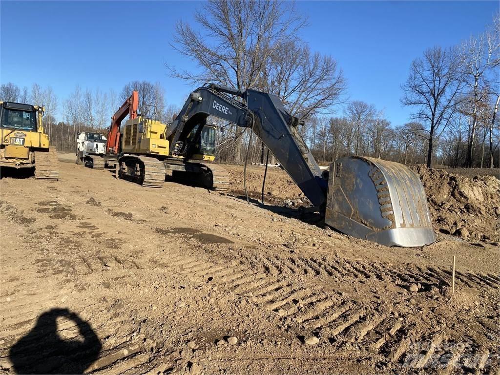 John Deere 670G LC Paletli ekskavatörler