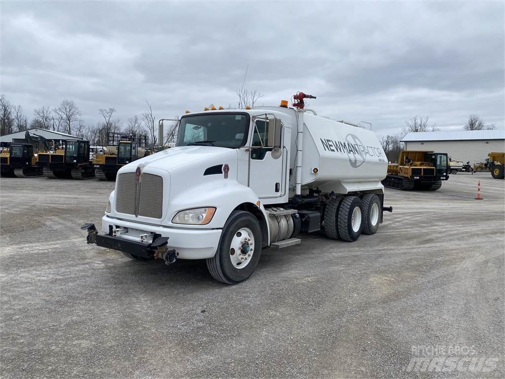 Kenworth T300 Su tankerleri