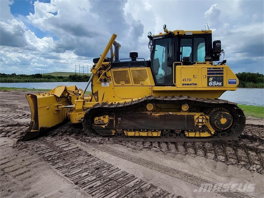 Komatsu D65PX-18 Paletli dozerler