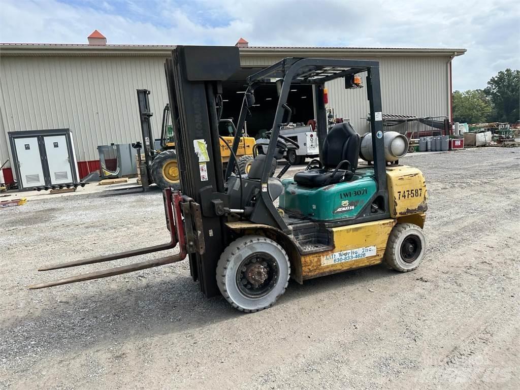 Komatsu FG25T-14 Diger