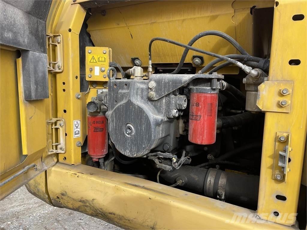 Komatsu PC210 LC-8 Paletli ekskavatörler