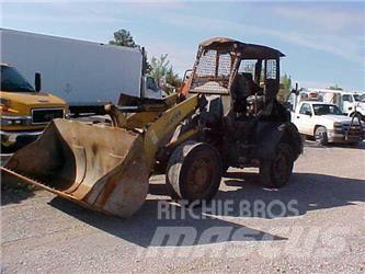 Komatsu WA100 Tekerlekli yükleyiciler