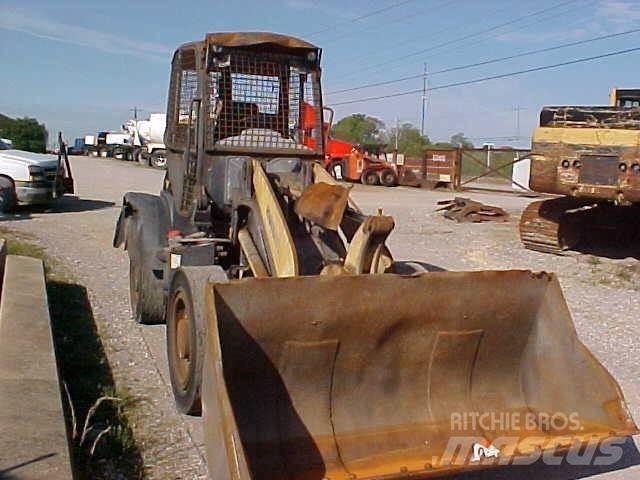 Komatsu WA100 Tekerlekli yükleyiciler