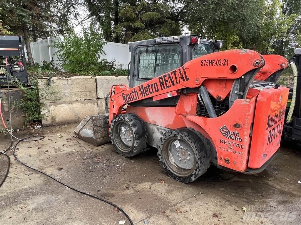 Kubota SSV75 Skid steer loderler