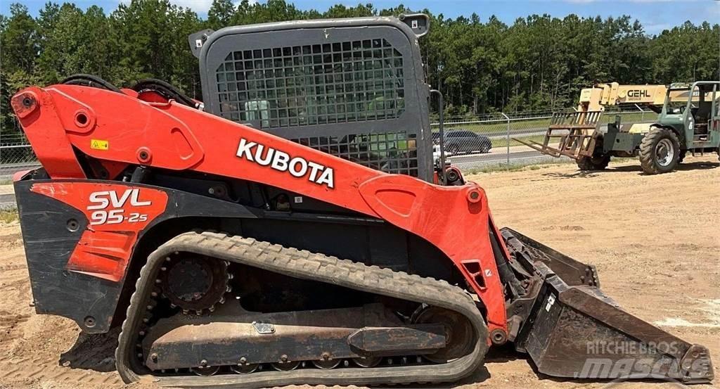 Kubota SVL95-2S Skid steer loderler