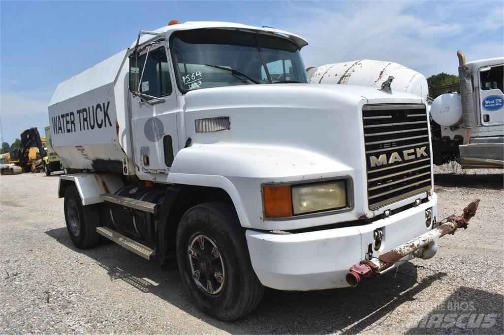 Mack CH613 Tankerli kamyonlar