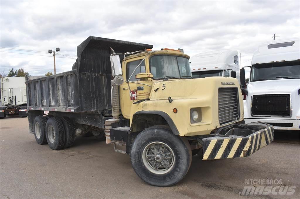 Mack DM690S Damperli kamyonlar