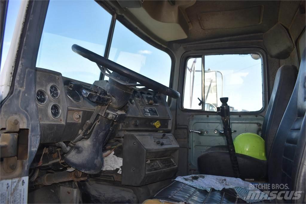 Mack DM690S Damperli kamyonlar