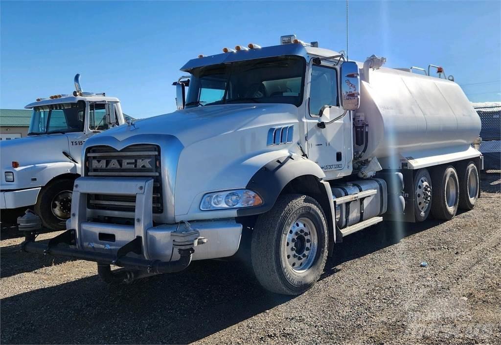 Mack GRANITE 84BR Su tankerleri