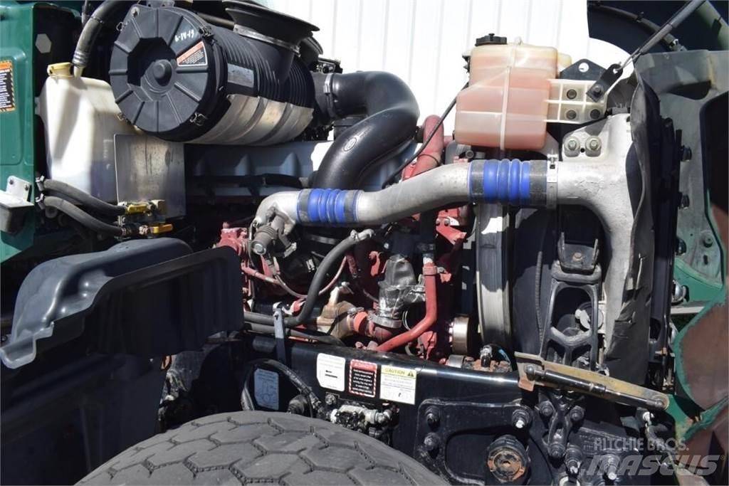 Mack GRANITE GU713 Tankerli kamyonlar