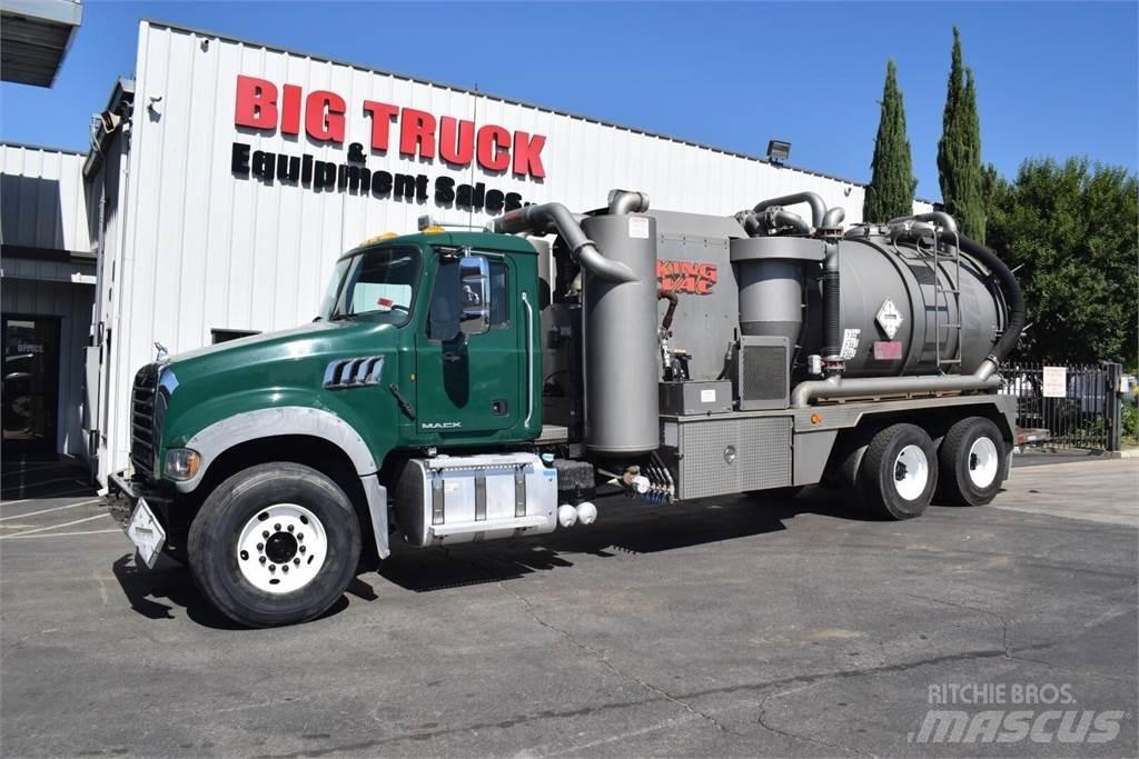 Mack GRANITE GU713 Tankerli kamyonlar